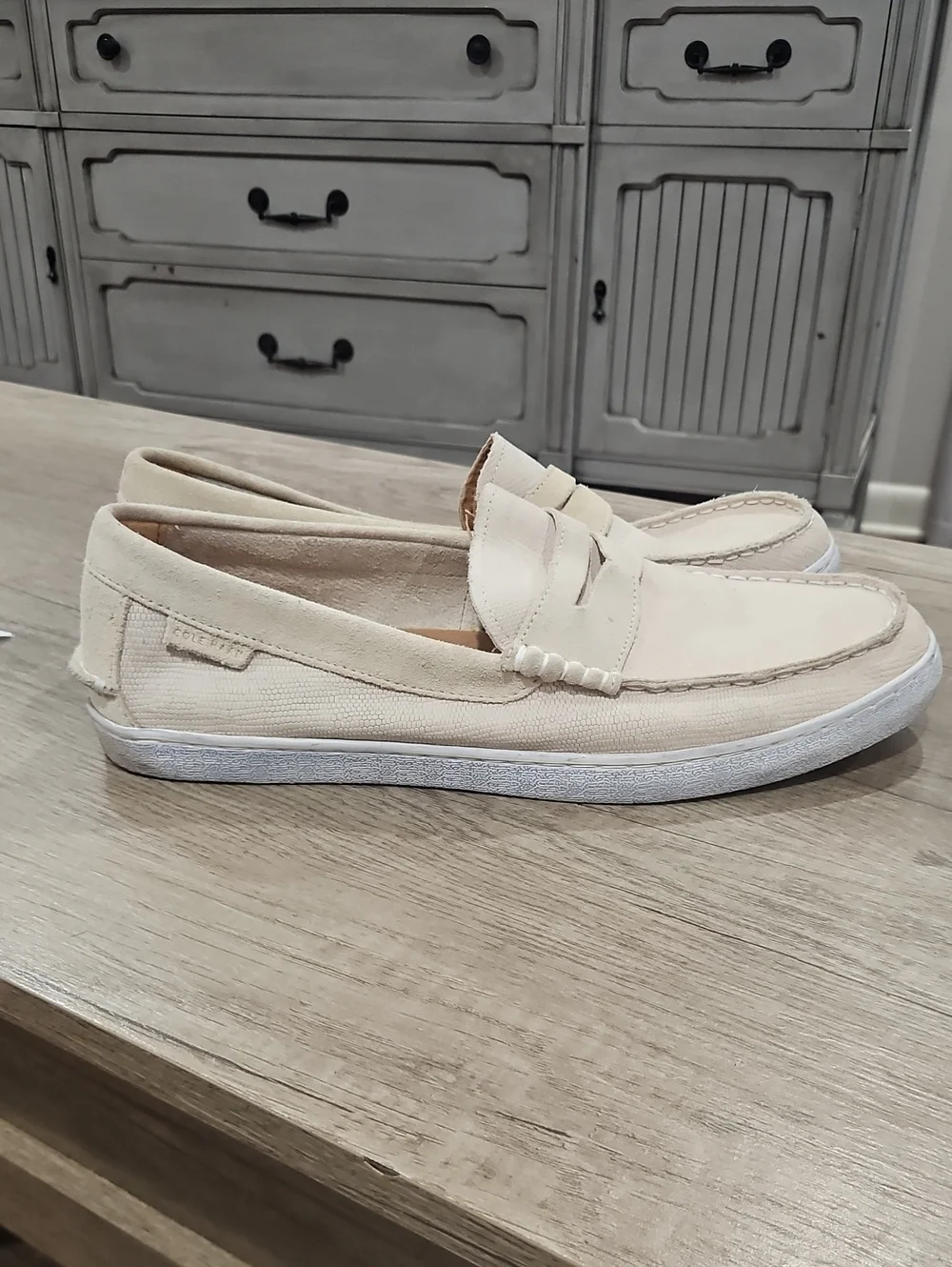 Cole Haan Pinch Maine Classic light cream suede loafers size 11